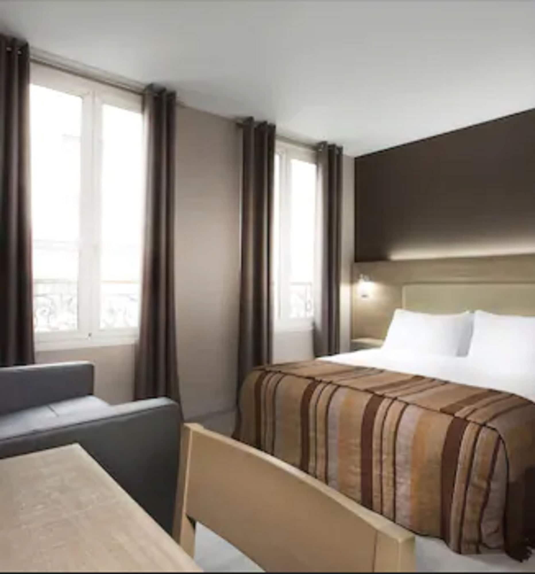 Hotel Des Pavillons Paris Bagian luar foto
